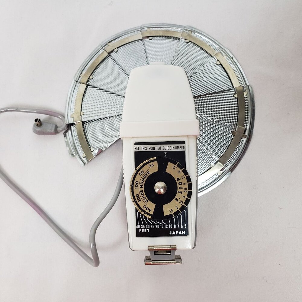 Accura Folding Fan Flash Reflector Unit 3 Way BC Untested VINTAGE EXCELLENT!!!